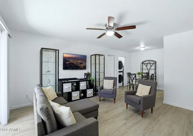 Listing Photo 4 - Condo for sale in building located at 16635 N Cave Creek Rd, Phoenix, AZ 85032 - Unit #127