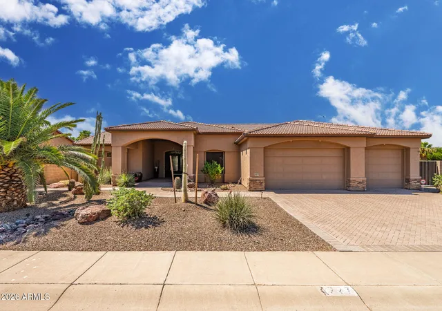 Photo 2 of Single family home for sale at 227 W Auburn Sky Ct, Casa Grande, AZ 85122 | MLS# 7037043 | Listing updated on 2026-09-18