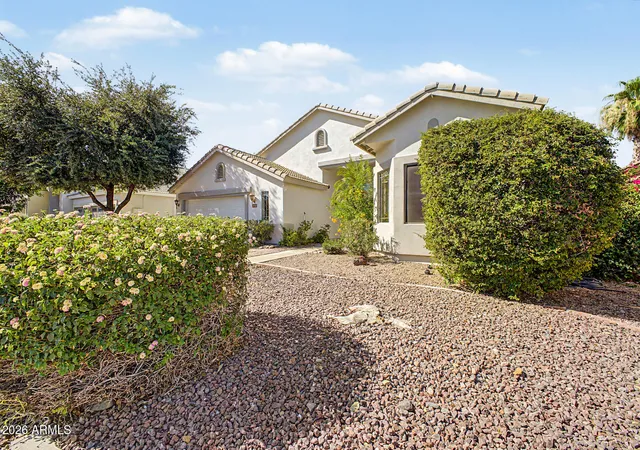 Photo 3 of Single family home for sale at 7990 W Yukon Dr, Peoria, AZ 85382 | MLS# 7037306 | Listing updated on 2026-09-13