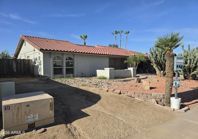 2nd image of 2431 W Crocus Dr, Phoenix, AZ 85023 | MLS# 7041663