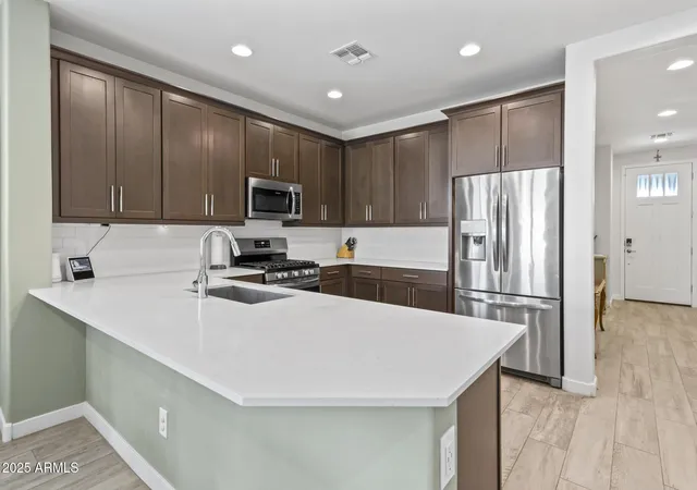 Photo 3 of Sale Pending at 6919 S 13th Place, Phoenix, AZ 85042 | MLS# 7038066 | Listing updated on 2026-09-16