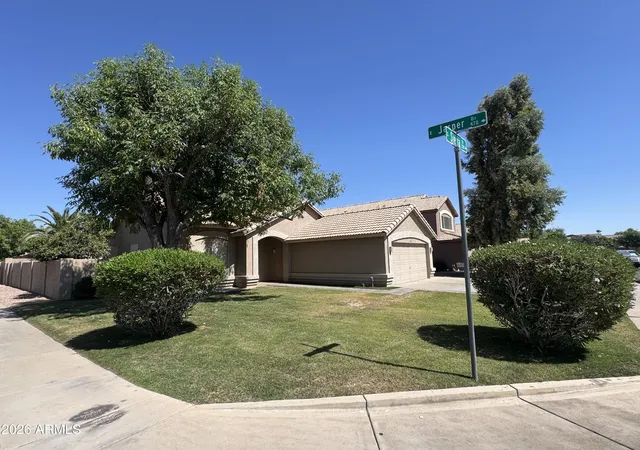 Photo 4 of Single family home for sale at 1225 S Sierra St, Gilbert, AZ 85296 | MLS# 7037098 | Listing updated on 2026-09-03