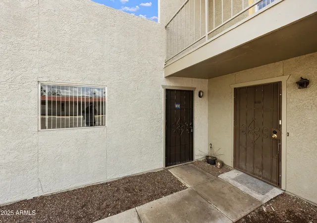 Photo 3 of Townhouse for sale at 2837 E Marconi Ave, Phoenix, AZ 85032 | MLS# 7037040 | Listing updated on 2026-08-27