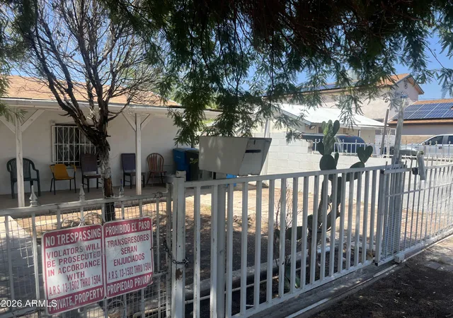 Photo 2 of Townhouse for sale at 1220 S 10th Avenue, Phoenix, AZ 85007 | MLS# 7037076 | Listing updated on 2026-09-02