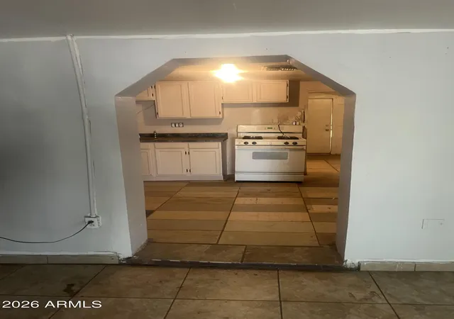 Photo 3 of Townhouse for sale at 1220 S 10th Avenue, Phoenix, AZ 85007 | MLS# 7037076 | Listing updated on 2026-09-02