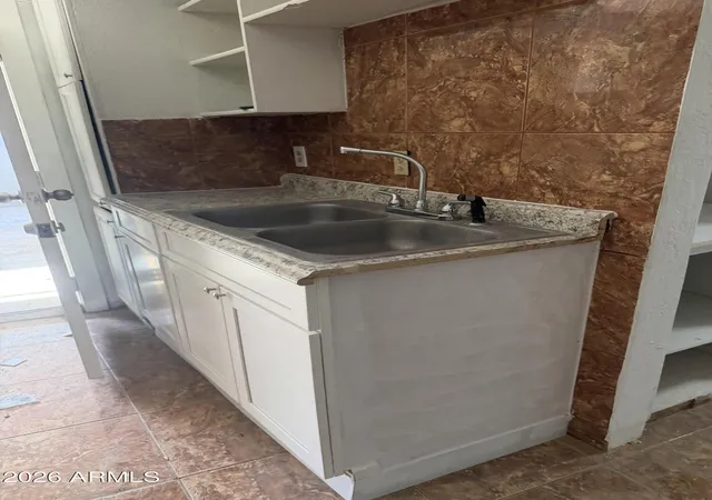 Photo 4 of Townhouse for sale at 1220 S 10th Avenue, Phoenix, AZ 85007 | MLS# 7037076 | Listing updated on 2026-09-02