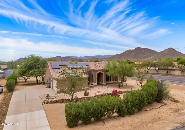 2nd image of 512 E Jordon Ln, Phoenix, AZ 85086 | MLS# 7039595