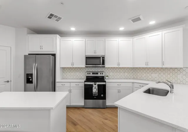 Photo 3 of House for sale at 2511 W Queen Crk Rd #374, Chandler, AZ 85248 | MLS# 7037198 | Listing updated on 2026-09-13