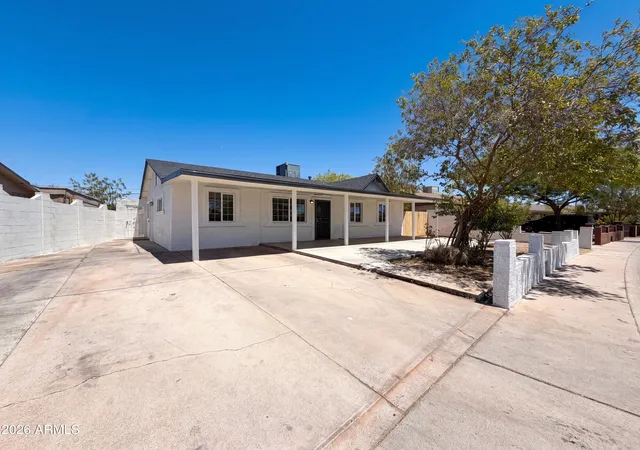1st image of 6060 W Hollyhock Dr, Phoenix, AZ 85033 | MLS# 7037195