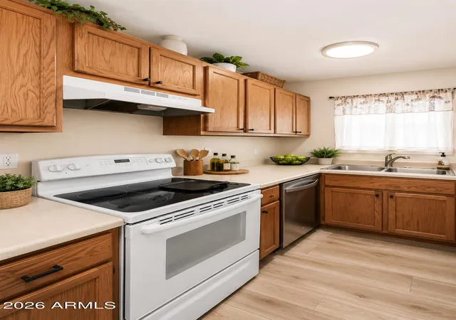 Photo 3 of Townhouse for sale at 1802 W Sherman St, Phoenix, AZ 85007 | MLS# 7037205 | Listing updated on 2026-08-25