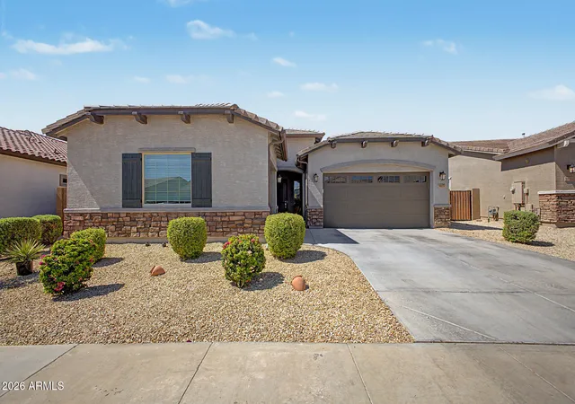 2nd image of 18977 W Desert Hills Dr, Surprise, AZ 85388 | MLS# 7037649