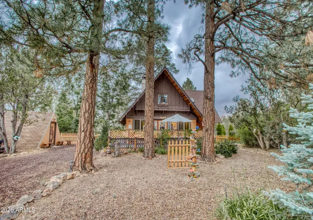 Homes for sale in Overgaard, AZ | 1972 Little Doe Trl, Overgaard, AZ 85933 | MLS# 7045347