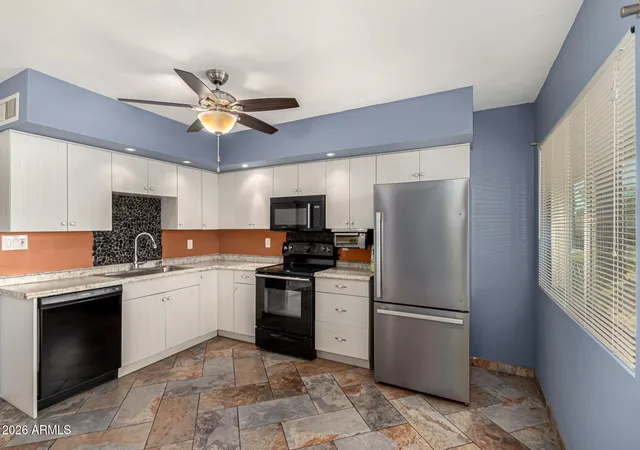 Homes for sale in Phoenix, AZ | 1441 E Maryland Ave #5, Phoenix, AZ 85014 | MLS# 7037581