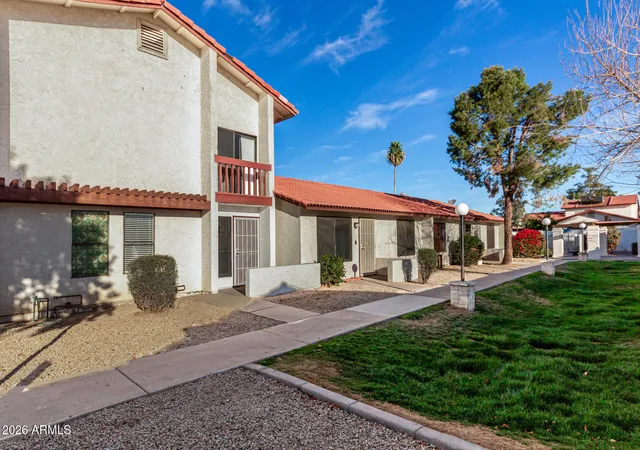 Photo 3 of Townhouse for sale at 2842 E Beck Ln #2, Phoenix, AZ 85032 | MLS# 7038195 | Listing updated on 2026-08-25