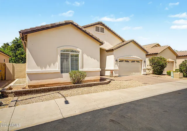 Photo 3 of Single family home for sale at 808 W Citrus Way, Phoenix, AZ 85013 | MLS# 7041168 | Listing updated on 2026-08-26