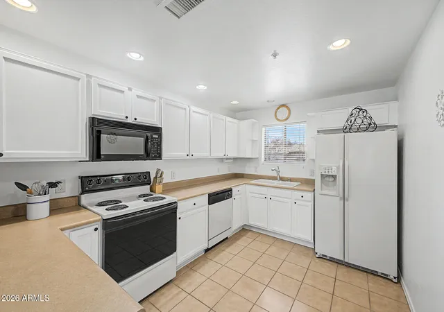 Photo 3 of Townhouse for sale at 19700 N 76th Street #2050, Scottsdale, AZ 85255 | MLS# 7039372 | Listing updated on 2026-08-12