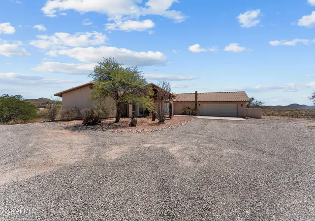 Photo 4 of Single family home for sale at 51015 N 292nd Avenue, Wickenburg, AZ 85390 | MLS# 7039642 | Listing updated on 2026-08-11