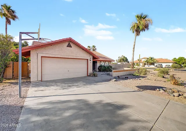 Photo 3 of Single family home for sale at 562 E Hackamore St, Mesa, AZ 85203 | MLS# 7038231 | Listing updated on 2026-07-06