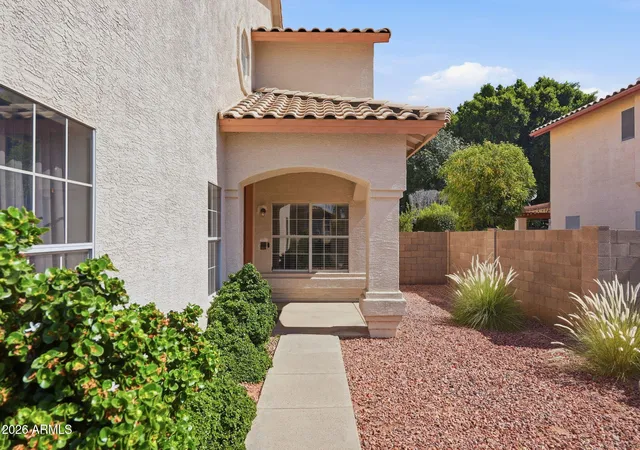 Photo 3 of Sale Pending at 548 W Mendoza Ave, Mesa, AZ 85210 | MLS# 7038282 | Listing updated on 2026-09-15