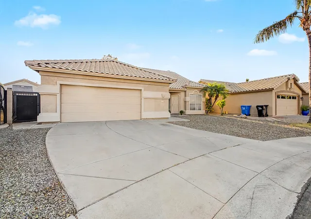 Photo 3 of Sale Pending at 18614 N 35th Place, Phoenix, AZ 85050 | MLS# 7038458 | Listing updated on 2026-09-08