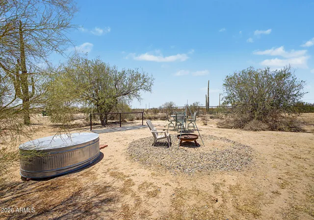Photo 3 of Manufactured home for sale at 11873 N Reed Rd, Florence, AZ 85132 | MLS# 7038313 | Listing updated on 2026-09-29