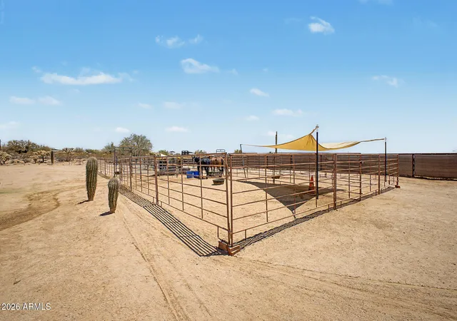 Photo 3 of Manufactured home for sale at 11873 N Reed Rd, Florence, AZ 85132 | MLS# 7038313 | Listing updated on 2026-09-29