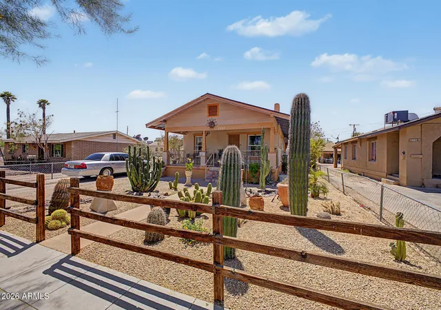 Photo 3 of Single family home for sale at 1110 N 11th Street, Phoenix, AZ 85006 | MLS# 7040203 | Listing updated on 2026-09-01