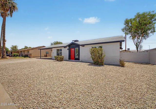 Photo 4 of Sale Pending at 6521 W Turney Ave, Phoenix, AZ 85033 | MLS# 7058336 | Listing updated on 2026-09-16