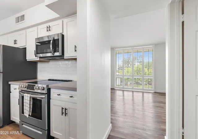 4th image of 3242 E Camelback Rd, Phoenix, AZ 85018