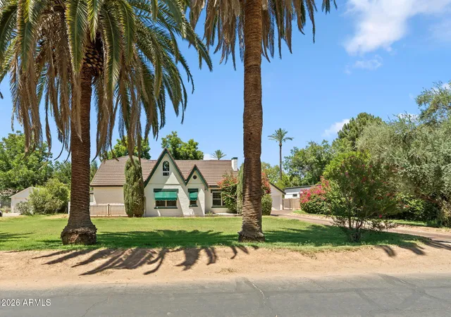 Photo 3 of Sale Pending at 14 W Colter St, Phoenix, AZ 85013 | MLS# 7039896 | Listing updated on 2026-07-18
