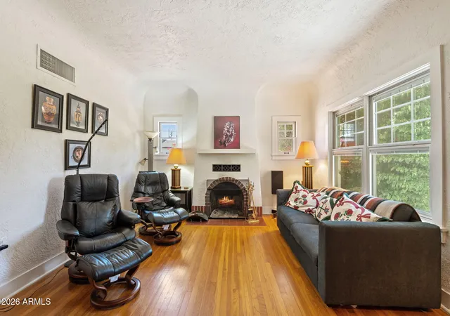 Photo 3 of Sale Pending at 14 W Colter St, Phoenix, AZ 85013 | MLS# 7039896 | Listing updated on 2026-07-18