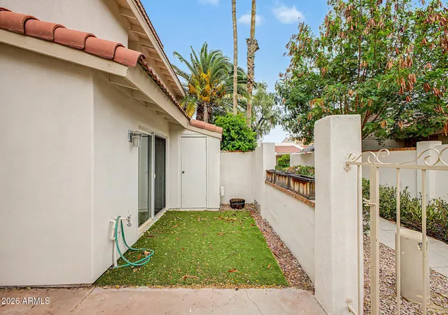Photo 2 of Townhouse for sale at 5621 N 79th Street #2, Scottsdale, AZ 85250 | MLS# 7044841 | Listing updated on 2026-08-31
