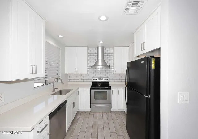 Photo 4 of Single family home for sale at 1008 E Oraibi Dr, Phoenix, AZ 85024 | MLS# 7039114 | Listing updated on 2026-08-11