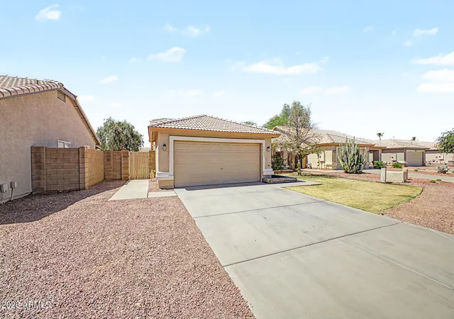 Photo 2 of Sale Pending at 14421 W Marcus Dr, Surprise, AZ 85374 | MLS# 7039867 | Listing updated on 2026-07-10