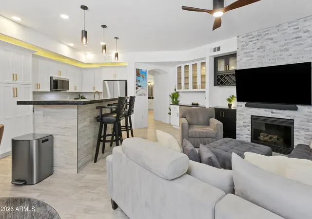 2nd image of 7601 E Indian Bend Rd, Scottsdale, AZ 85250