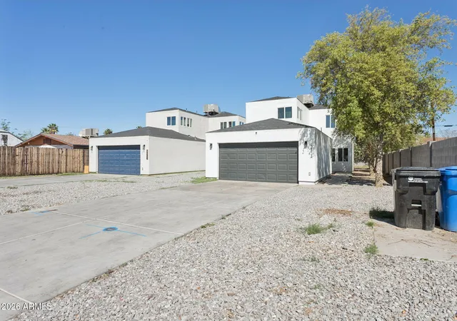 Photo 1 of Townhouse for sale at 2324 E Oak St, Phoenix, AZ 85006 | MLS# 7039794 | Listing updated on 2026-09-18
