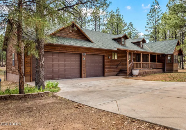 Photo 3 of Single family home for sale at 2917 Lodgepole Rd, Overgaard, AZ 85933 | MLS# 7038636 | Listing updated on 2026-08-11