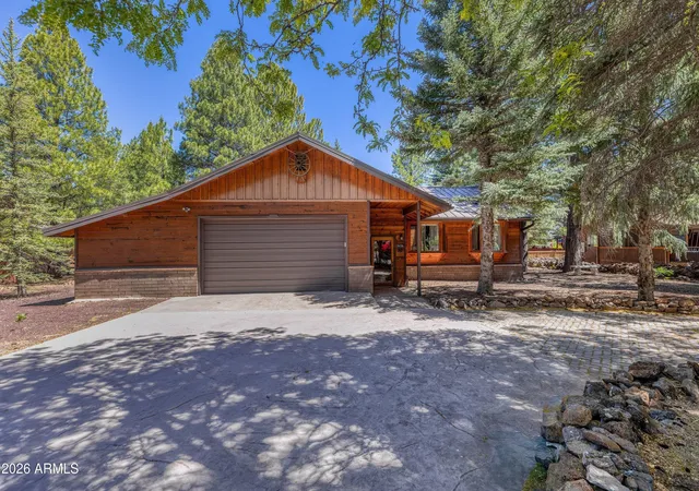 Photo 3 of Single family home for sale at 5038 Sweeping Vista Dr, Pinetop, AZ 85935 | MLS# 7038684 | Listing updated on 2026-10-02