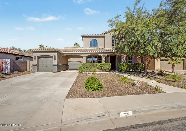 Photo 4 of Single family home for sale at 425 S Camellia Dr, Chandler, AZ 85225 | MLS# 7058348 | Listing updated on 2026-09-11