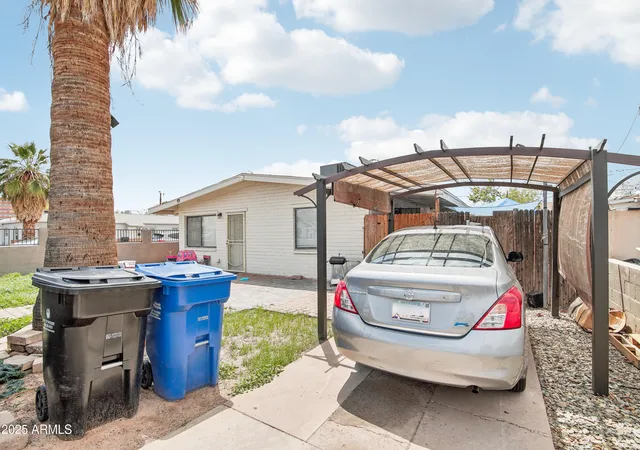 2nd image of 2223 E Roosevelt St, Phoenix, AZ 85006 | MLS# 7038723