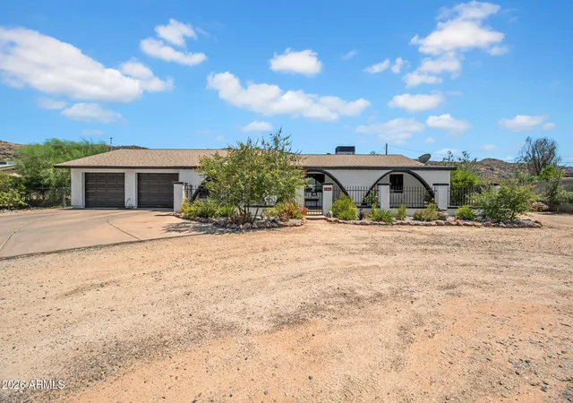 Photo 1 of Single family home for sale at 2621 E S Mountain Ave, Phoenix, AZ 85042 | MLS# 7044408 | Listing updated on 2026-08-11