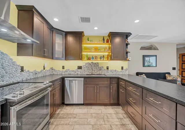 Photo 4 of Single family home for sale at 2621 E S Mountain Ave, Phoenix, AZ 85042 | MLS# 7044408 | Listing updated on 2026-08-11