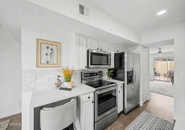 Photo 3 of Condo for sale at 4646 N 11th Avenue #104, Phoenix, AZ 85013 | MLS# 7039316 | Listing updated on 2026-09-21