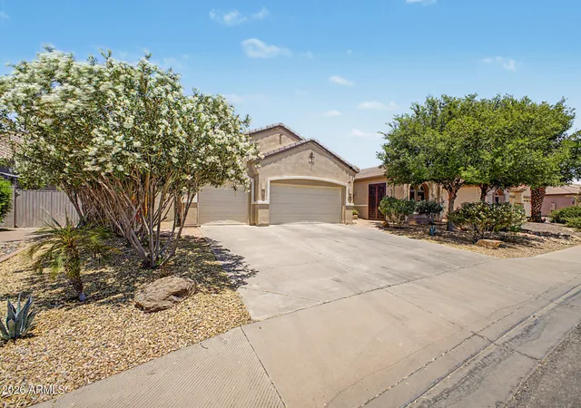 3rd image of 2770 E Buena Vista Dr, Chandler, AZ 85249 | MLS# 7038935