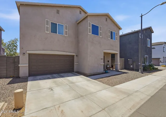 Photo 2 of Sale Pending at 1021 E Odeum Ln, Phoenix, AZ 85040 | MLS# 7039815 | Listing updated on 2026-09-02