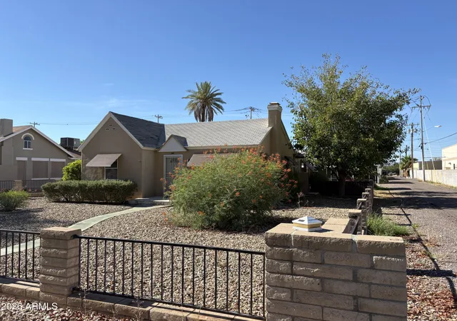 Photo 3 of Single family home for sale at 1617 E Earll Dr, Phoenix, AZ 85016 | MLS# 7040516 | Listing updated on 2026-09-18