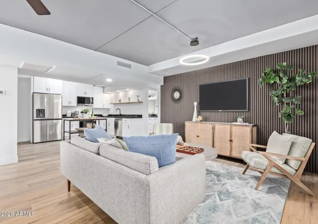 2nd image of 351 E Thomas Rd #D208, Phoenix, AZ 85012 | MLS# 7039573