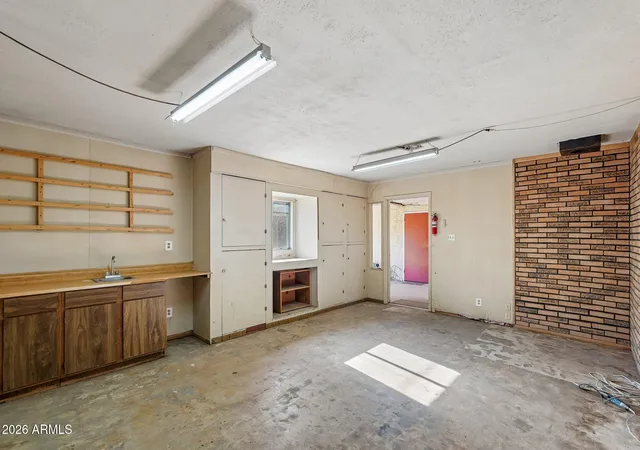 Photo 4 of Sale Pending at 37 W Edgemont Ave, Phoenix, AZ 85003 | MLS# 7039194 | Listing updated on 2026-09-14