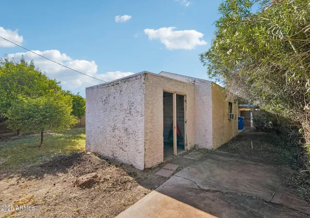 Photo 3 of Sale Pending at 37 W Edgemont Ave, Phoenix, AZ 85003 | MLS# 7039194 | Listing updated on 2026-09-14