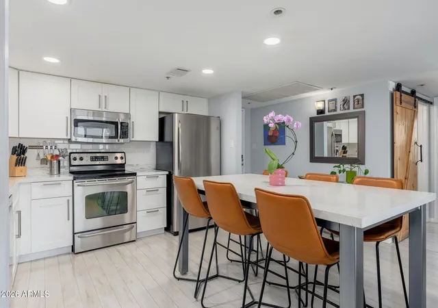 3rd image of 7950 E Camelback Rd #704, Scottsdale, AZ 85251 | MLS# 7041166